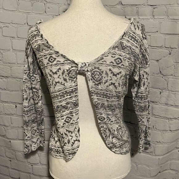 Black and White Aztec Long Sleeve Top - S - Picture 2 of 4